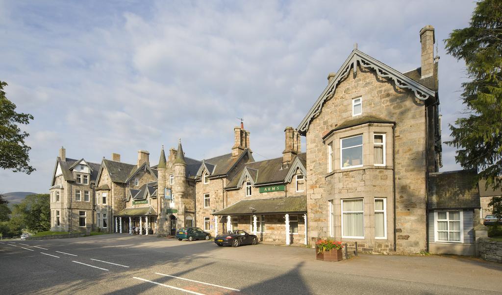 The Invercauld Arms Hotel Ballater Exterior foto