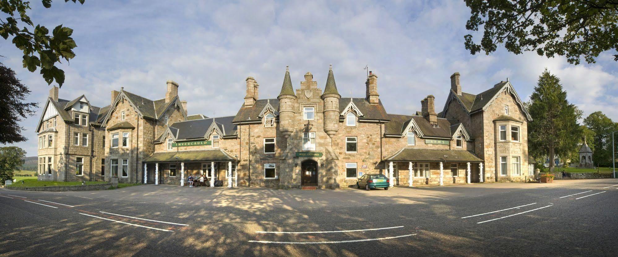 The Invercauld Arms Hotel Ballater Exterior foto